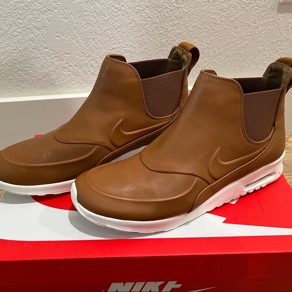 Nike Air Max Theta Mid Womens size 12 Hightop Shoe Camel Tan